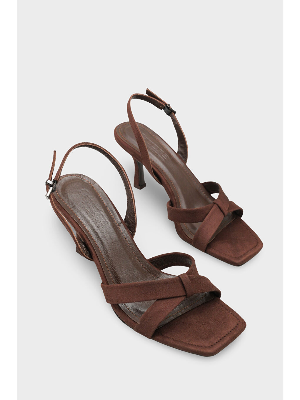 Kahverengi Roxana Hakiki Deri Astarlı Küt Burunlu Çapraz Bantlı Orta Topuklu Kadın Ayakkabı-1