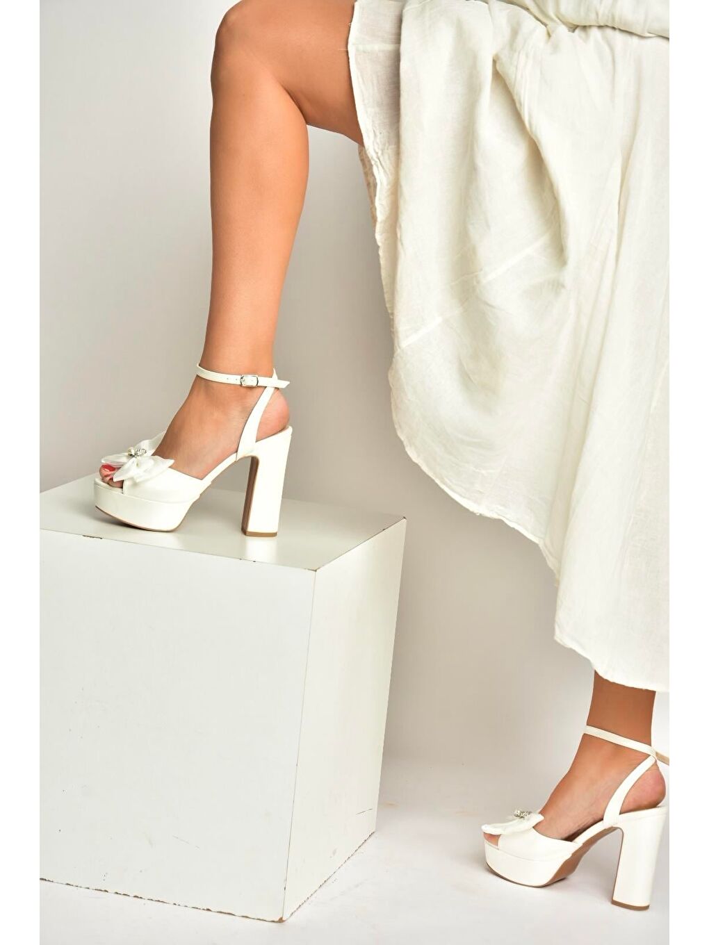 Bej Sedef Kadın Topuklu Ayakkabı Y820203909-4