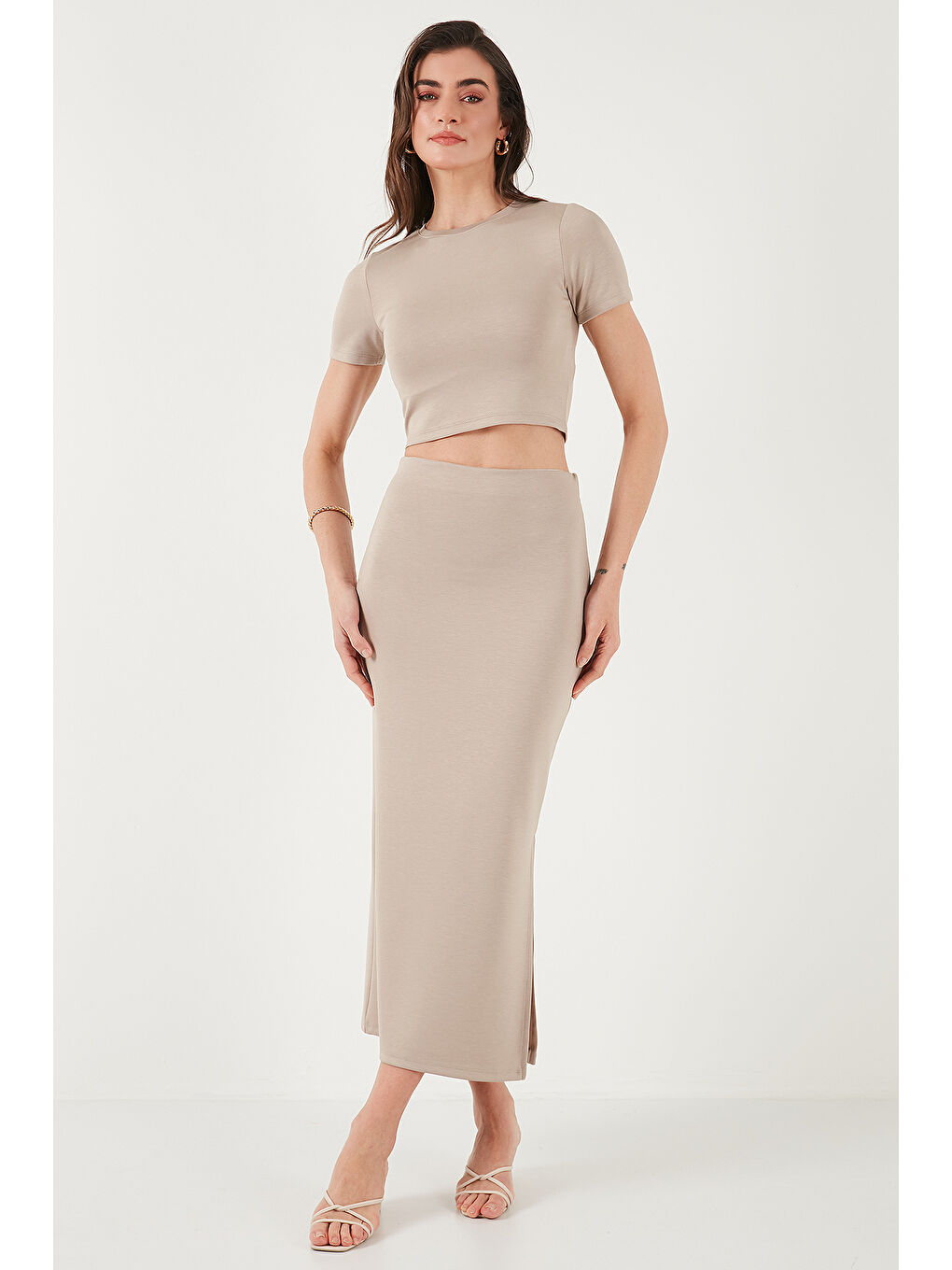 Bej Slim Fit Yırtmaç Detaylı Uzun Etekli Crop Kadın Takım 5866148-5