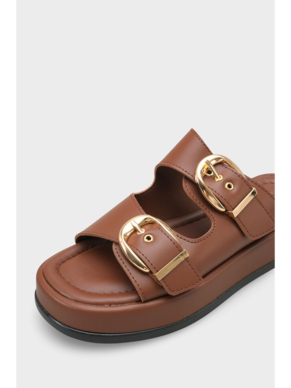 Kahverengi Vivien Dolgu Topuklu Çift Bantlı Tokalı Kadın Terlik-2