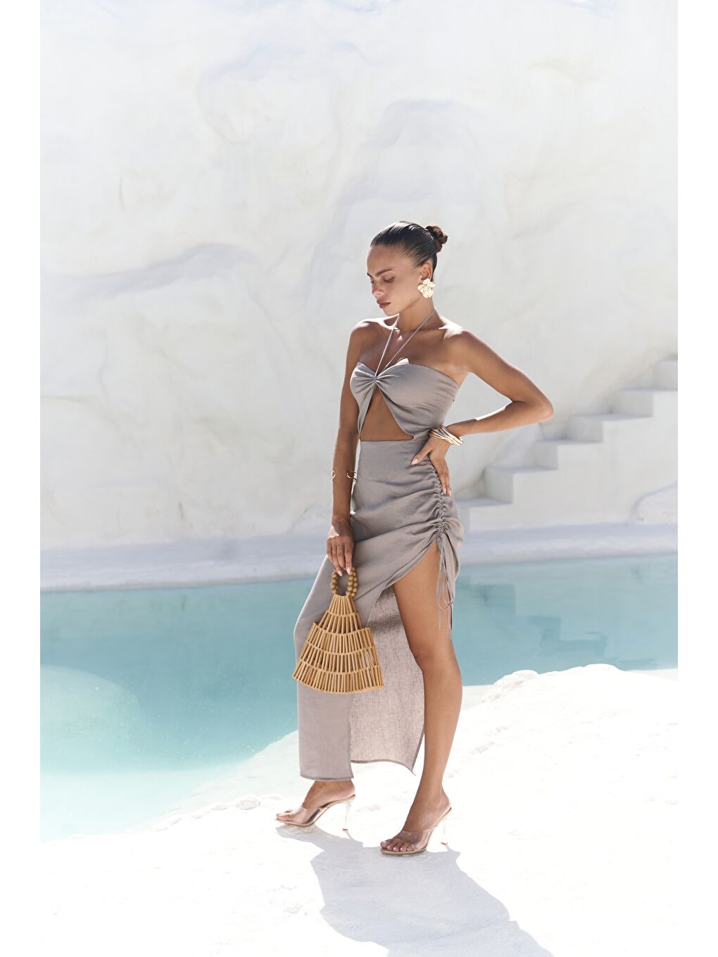 Gri Abrossa Boyundan Bağcıklı Asimetrik Füme Keten Elbise-3