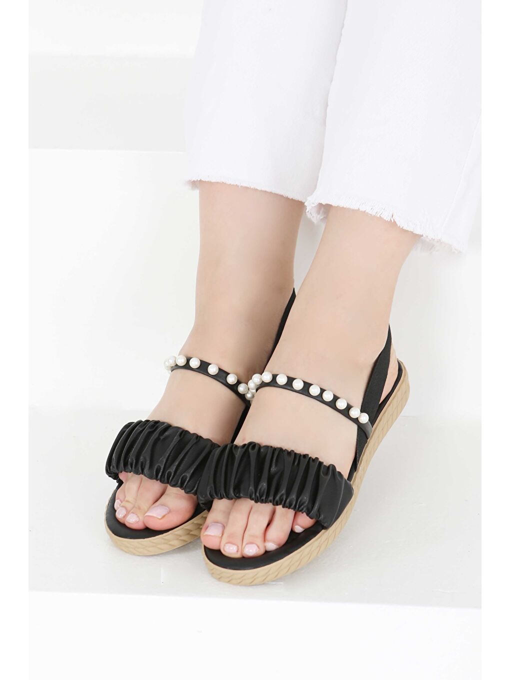 Kadın Siyah İncili Sandalet - 27404-1