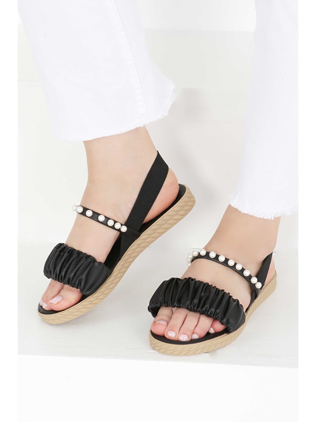 Kadın Siyah İncili Sandalet - 27404-2
