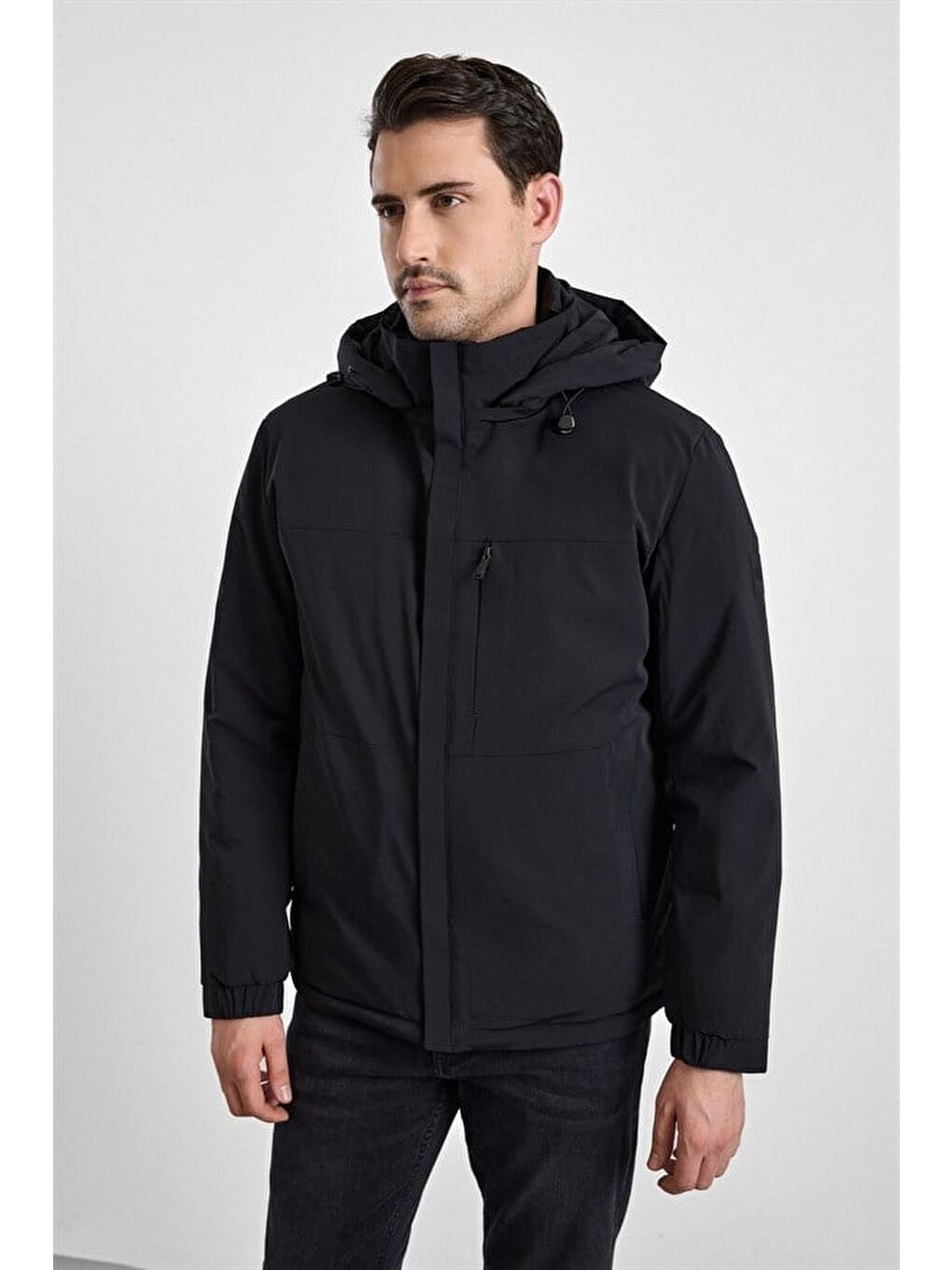 Siyah Slim Klasik Yaka Düz Yan Cepli Fermuar Kapitone Rüzgar Geçirmez Mont-1