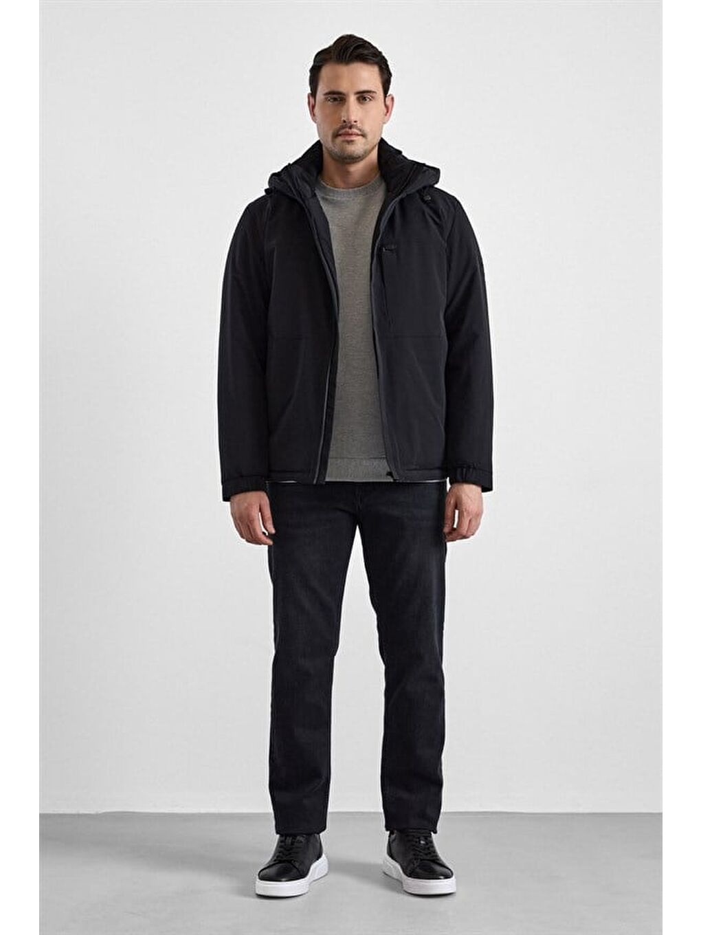 Siyah Slim Klasik Yaka Düz Yan Cepli Fermuar Kapitone Rüzgar Geçirmez Mont-4