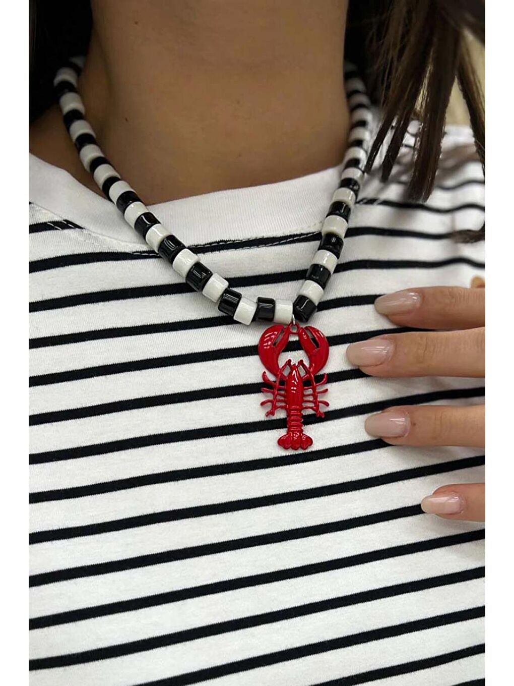 Siyah Istakoz Charmlı Kadın Kolye-1