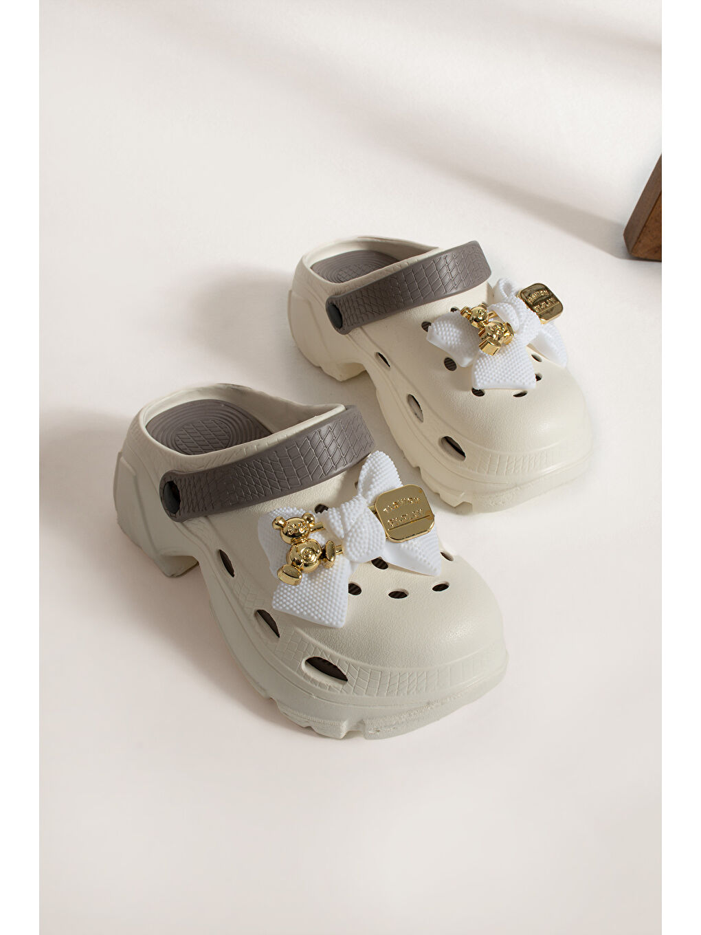 Bej Kadın Toka Detaylı Ortopedik Sandalet Ve Terlik-1