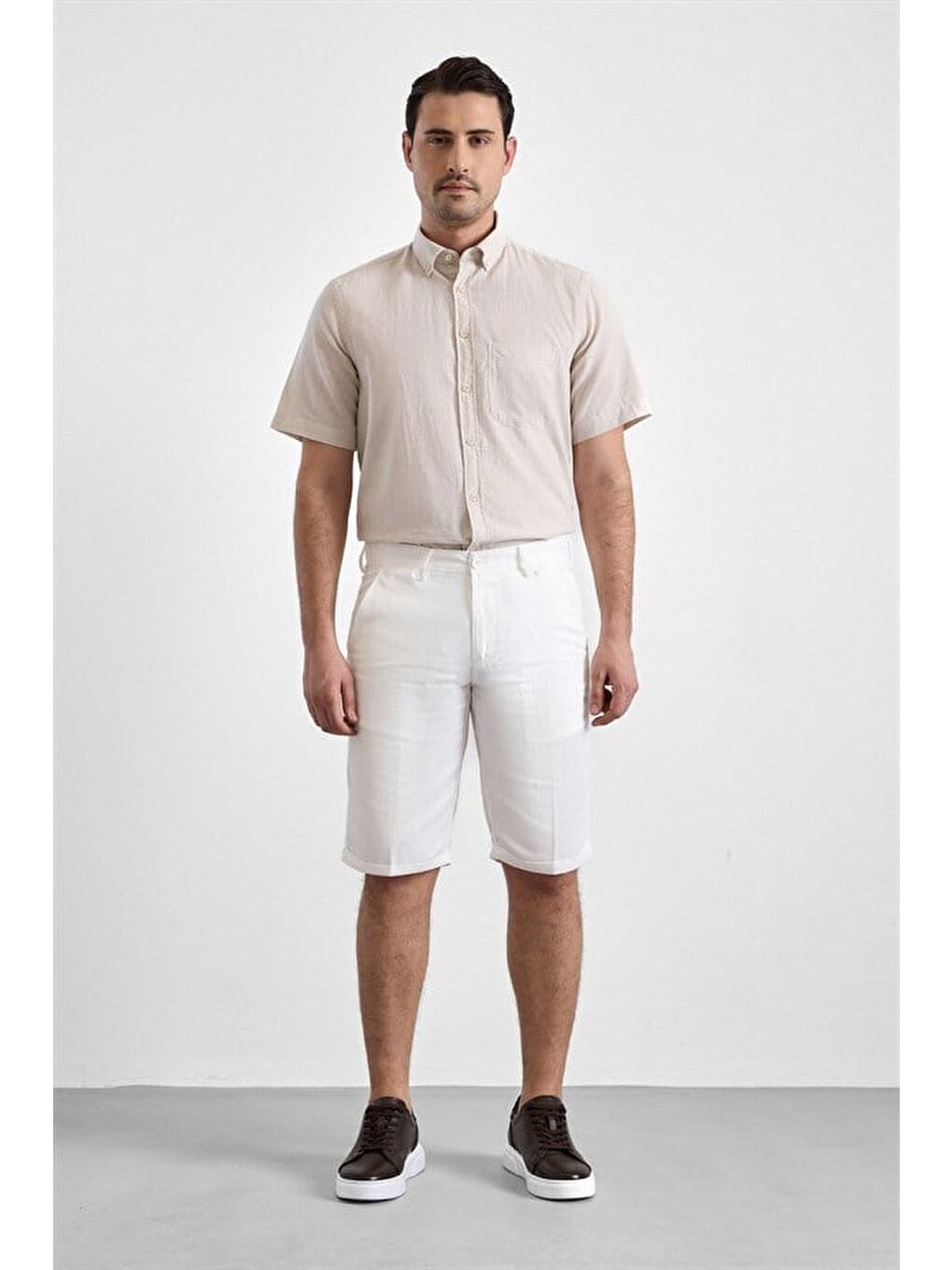 Beyaz Regular Düz Şort