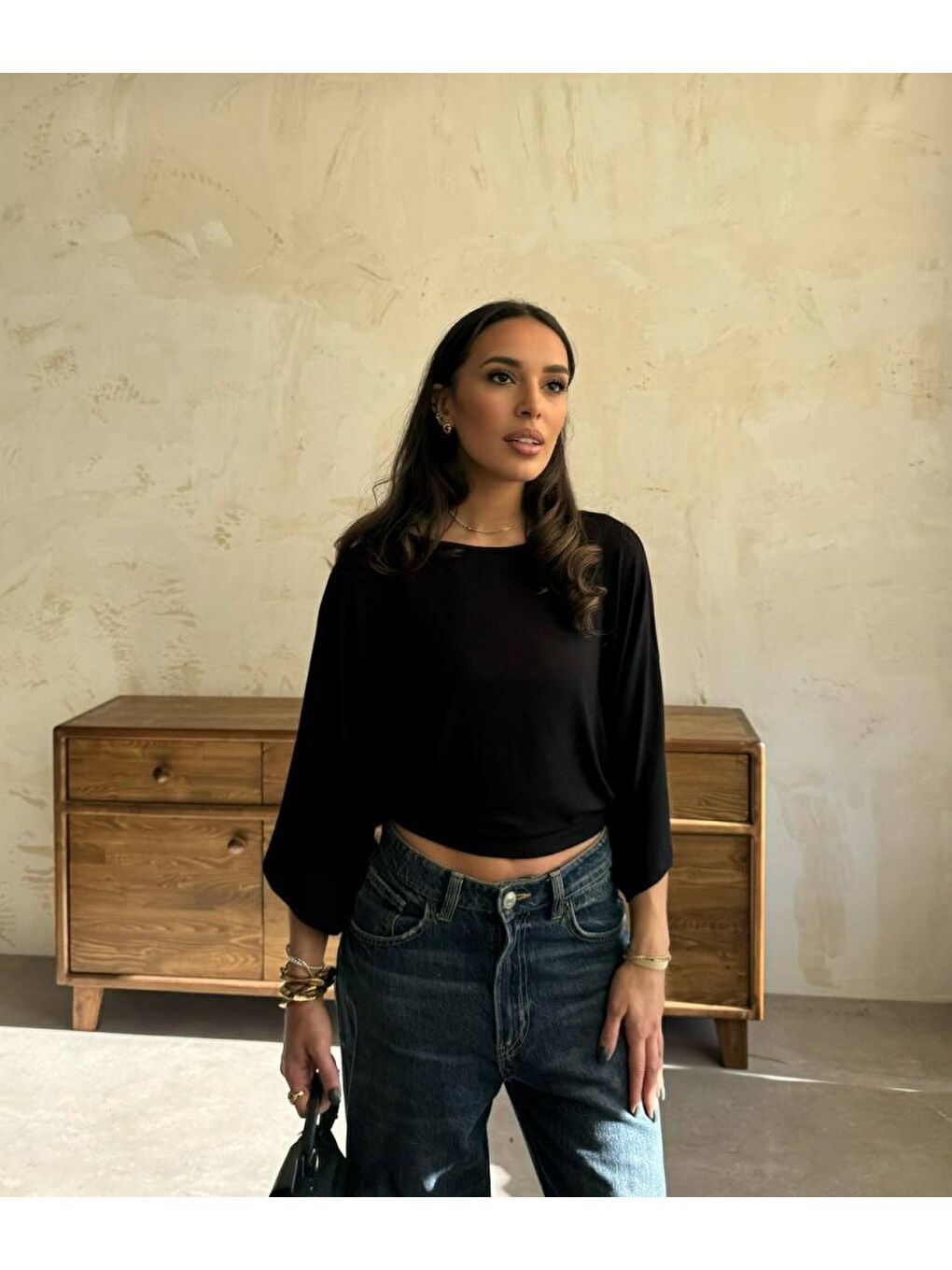 Siyah Kadın Kayık Yaka Yarasa Kol Dökümlü Kısa Bluz