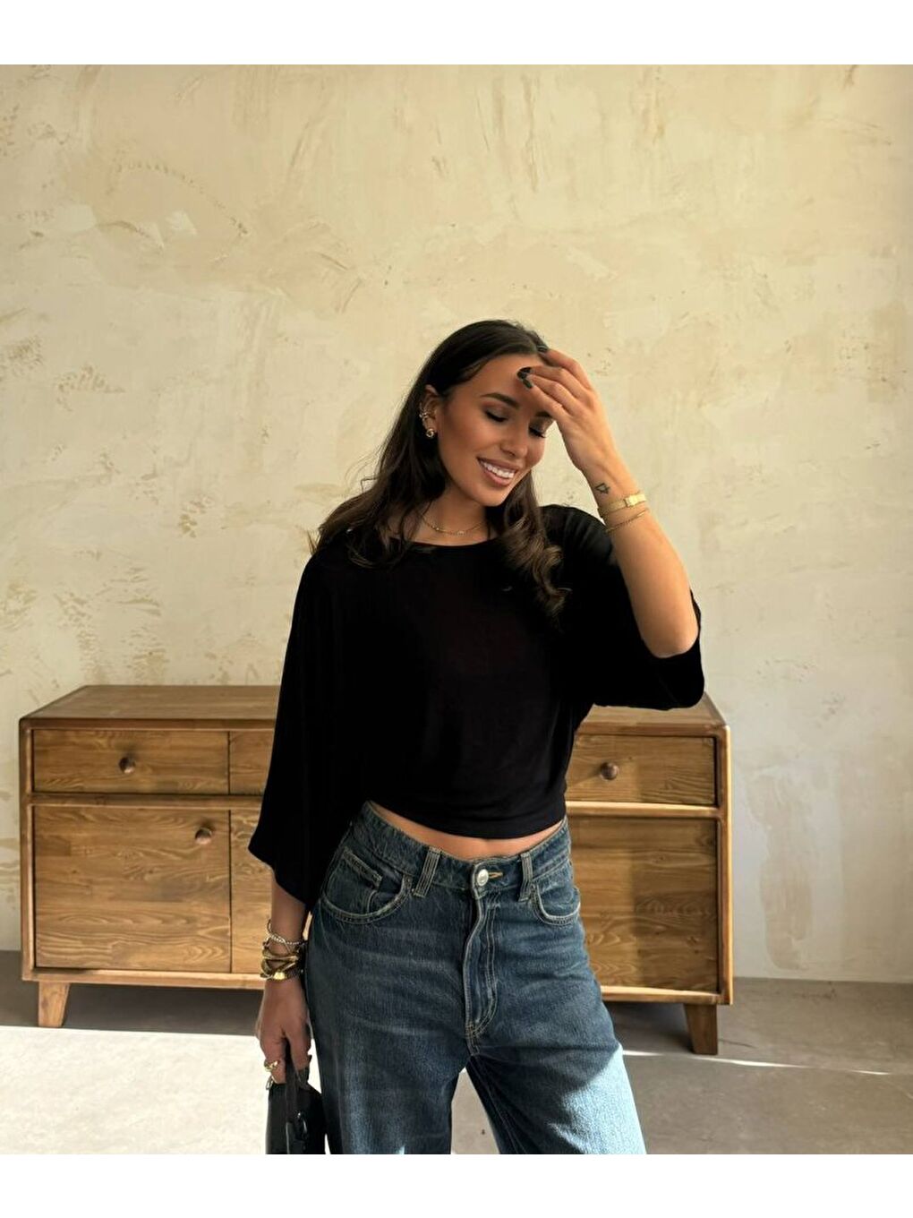 Siyah Kadın Kayık Yaka Yarasa Kol Dökümlü Kısa Bluz-1