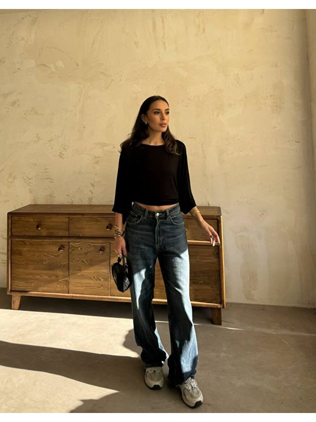 Siyah Kadın Kayık Yaka Yarasa Kol Dökümlü Kısa Bluz-2