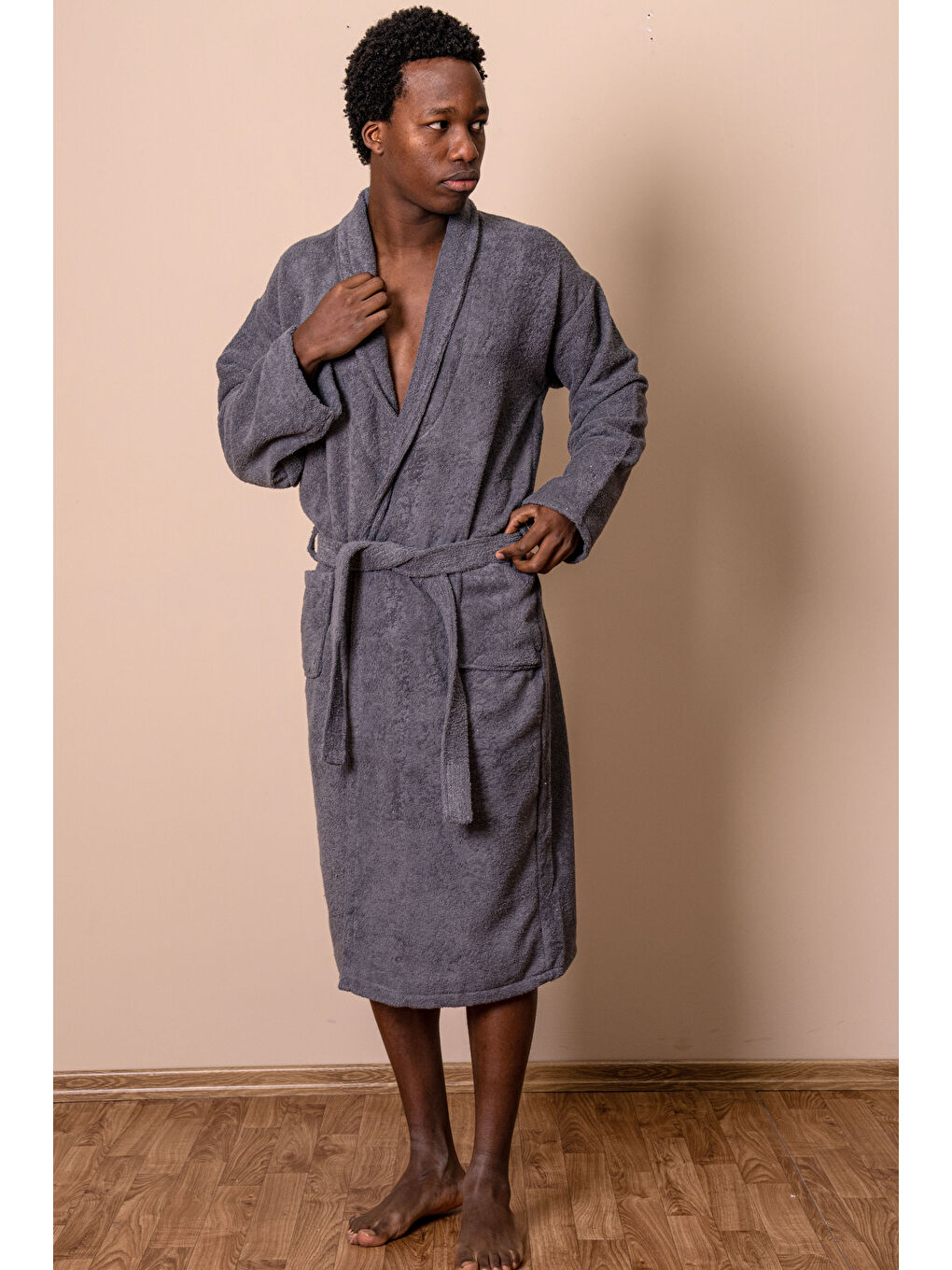 İhracat Fazlası Stok Antrasit Bornoz – Yüksek Gramajlı Premium Dokuma L/XL