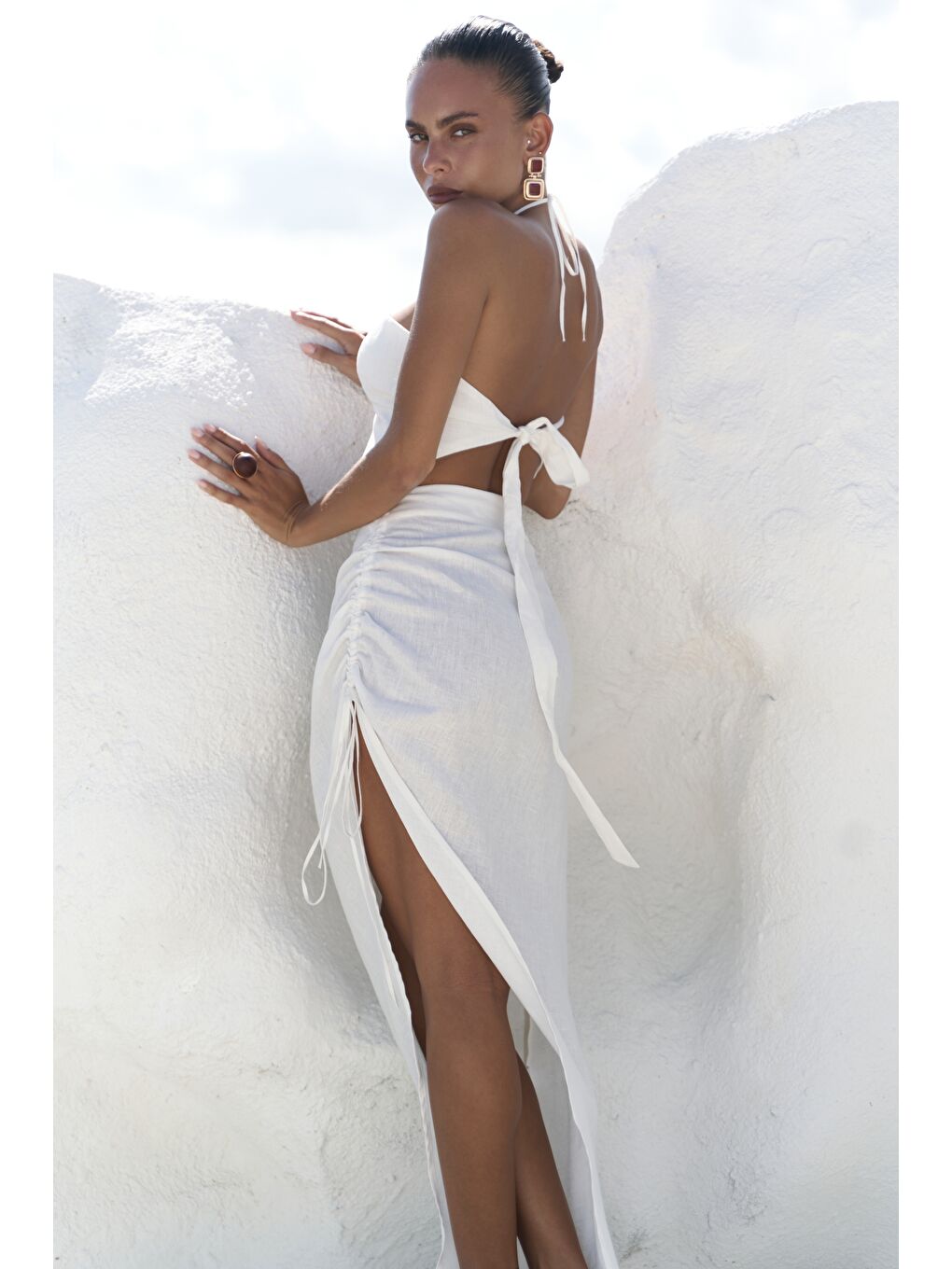 Abrossa Boyundan Bağcıklı Asimetrik Ekru Keten Elbise-5