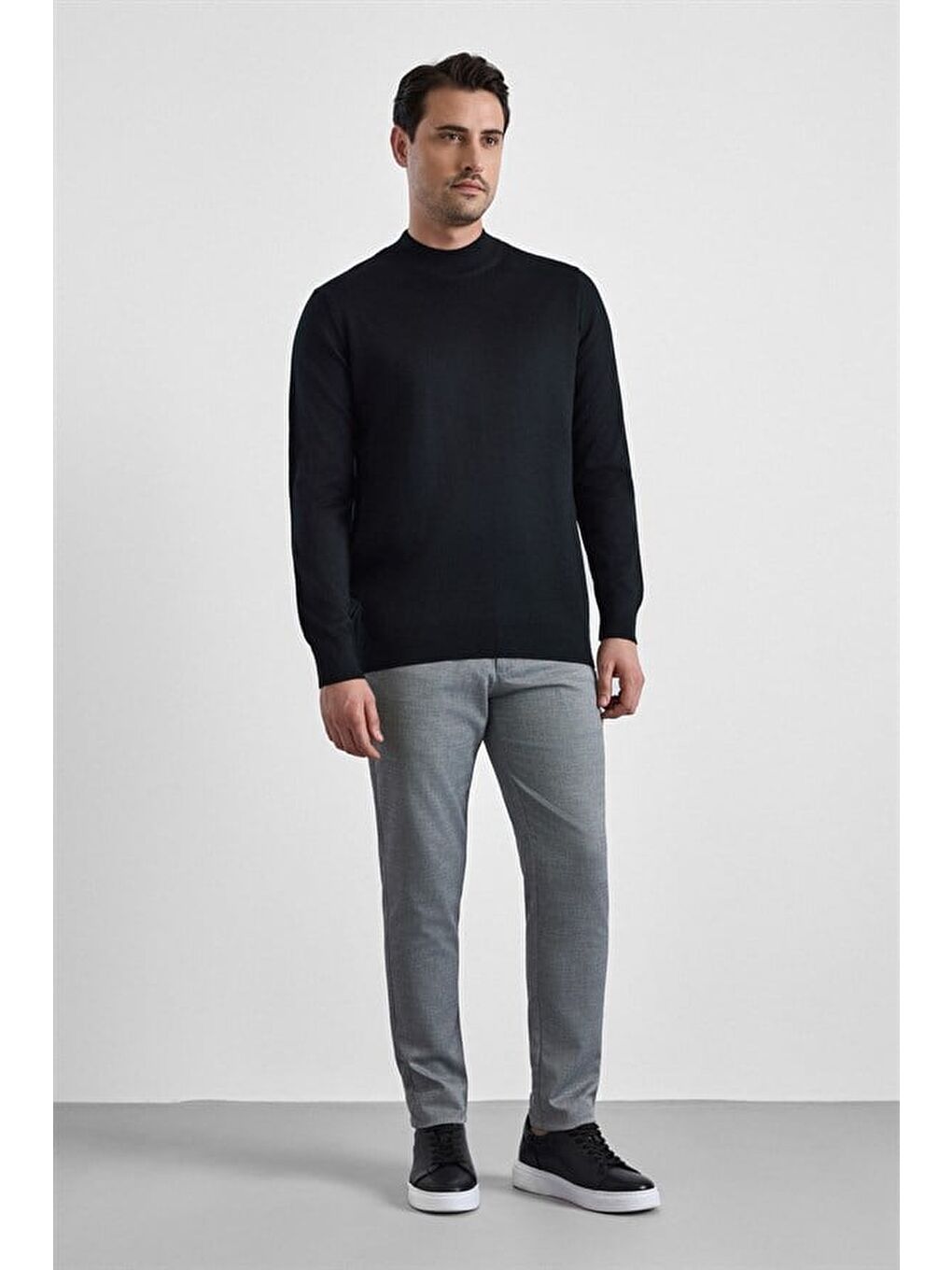 Siyah Regular Düz Yarım Balıkçı Yaka Kazak-2