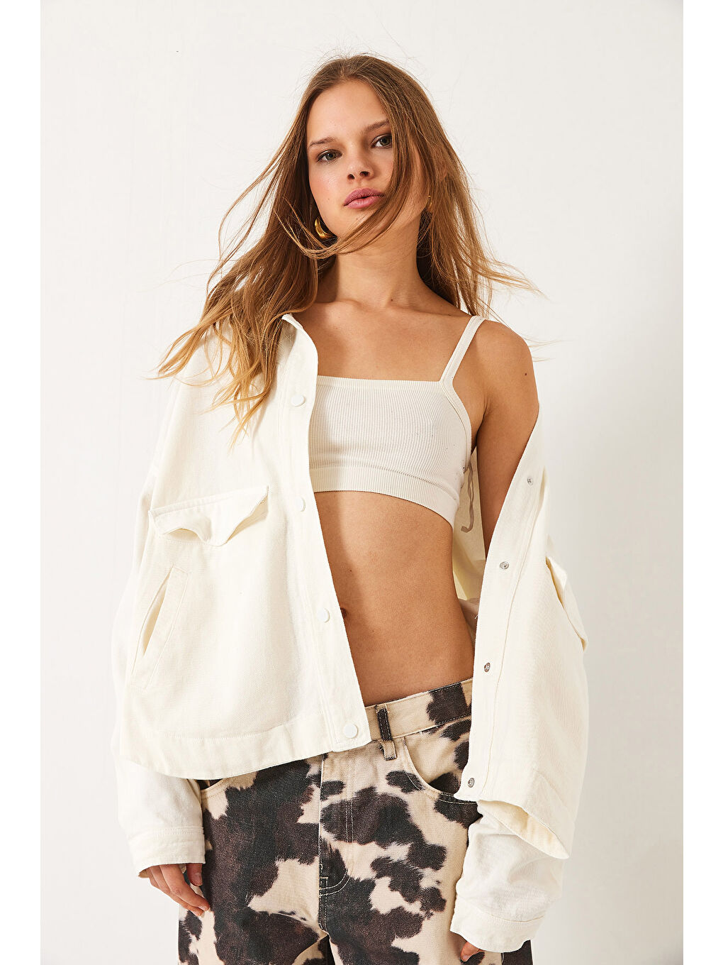 Ekru Kadın Dört Cepli Çıtçıt Kapamalı Gabardin Mevsimlik Ceket-1