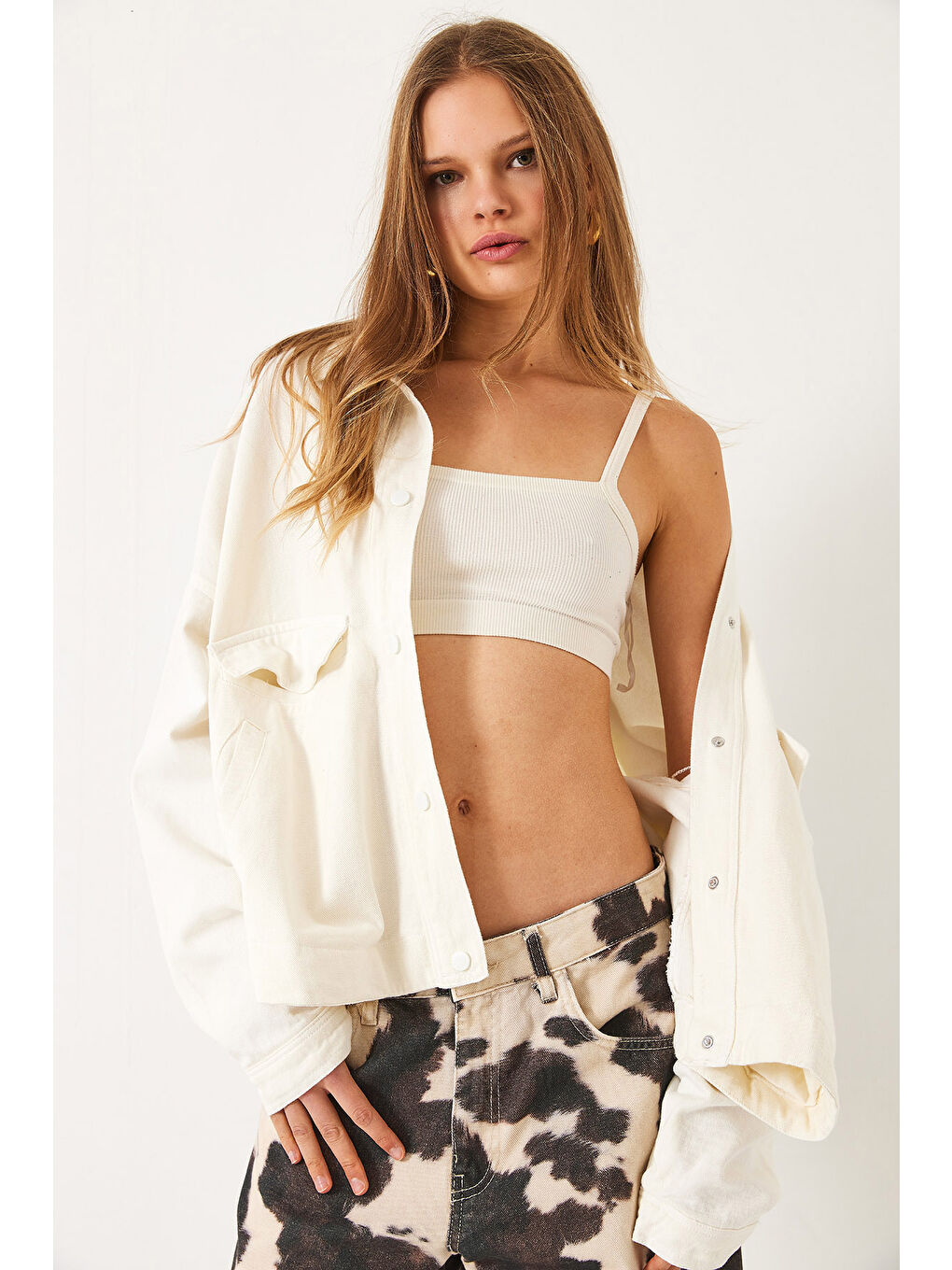 Ekru Kadın Dört Cepli Çıtçıt Kapamalı Gabardin Mevsimlik Ceket-2