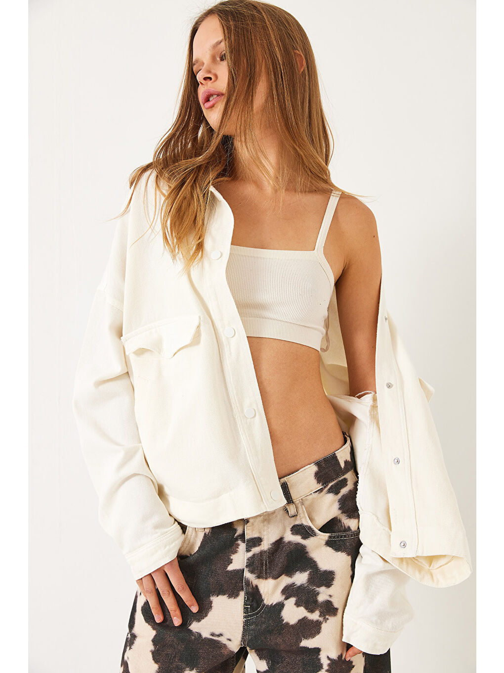 Ekru Kadın Dört Cepli Çıtçıt Kapamalı Gabardin Mevsimlik Ceket-3