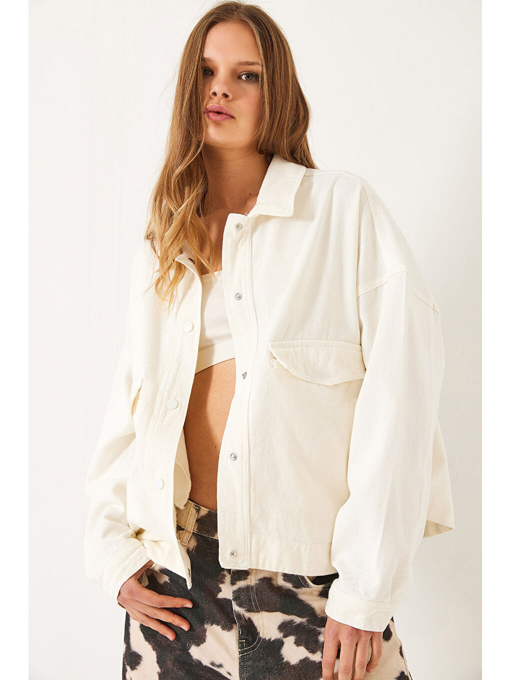 Ekru Kadın Dört Cepli Çıtçıt Kapamalı Gabardin Mevsimlik Ceket-5