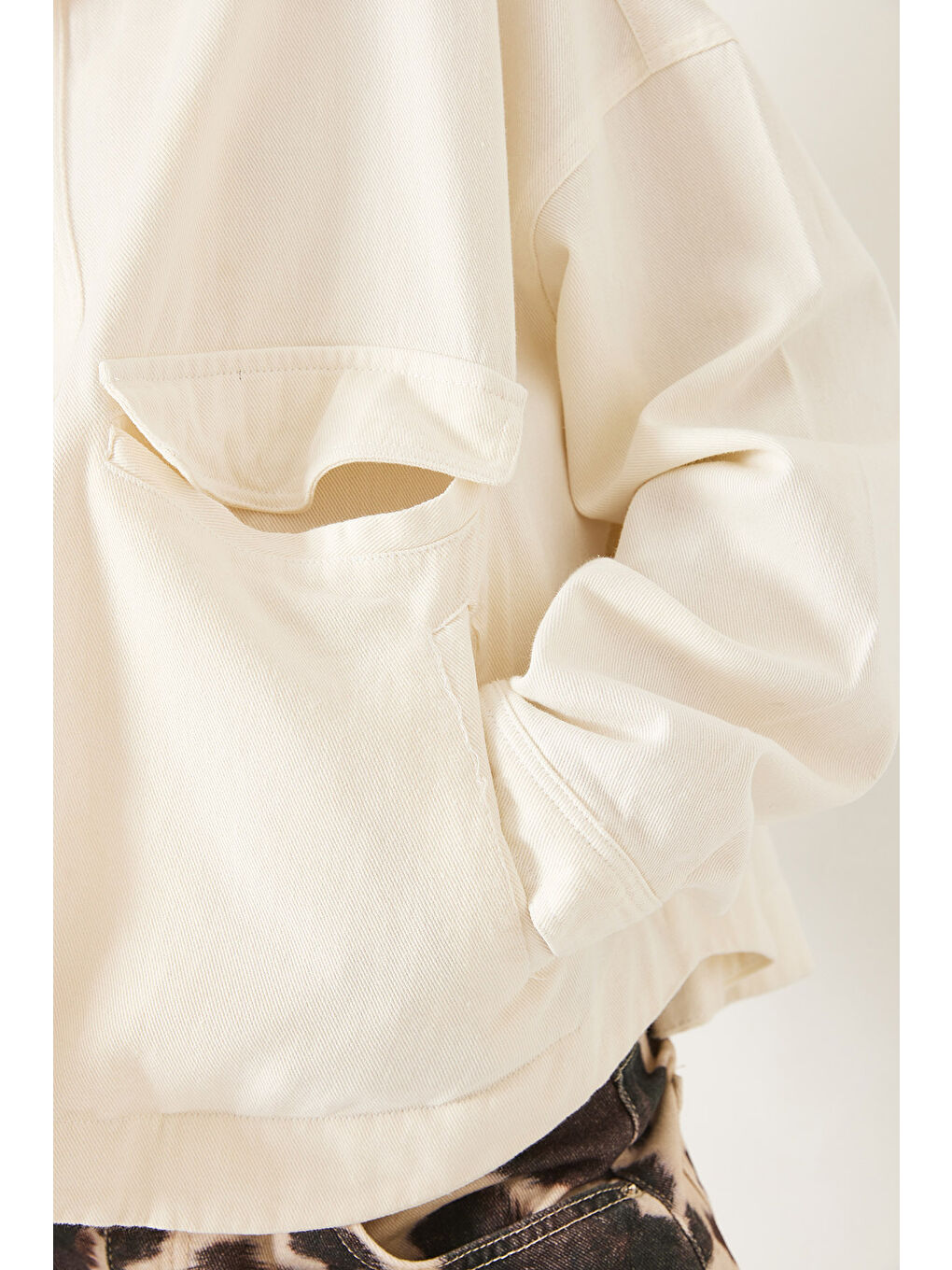 Ekru Kadın Dört Cepli Çıtçıt Kapamalı Gabardin Mevsimlik Ceket-6