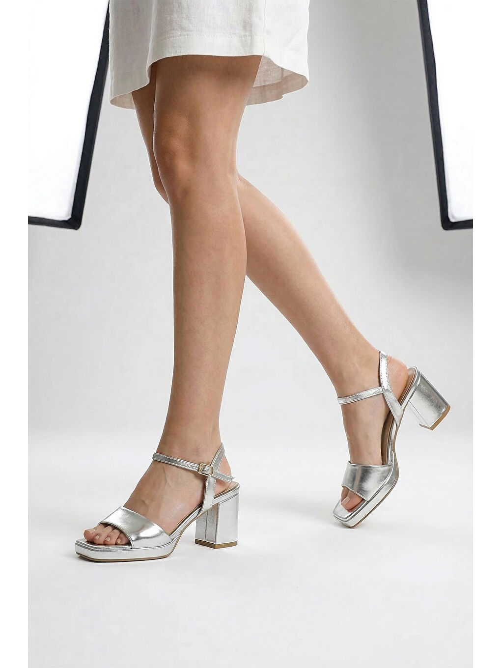 Gri Kadın GÜMÜŞ-GRİ Bilekten Bağlı Platform Topuklu Sandalet-2