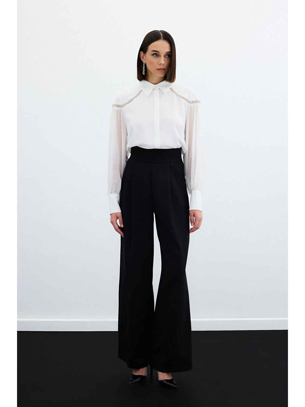 Balon Kollu Aksesuarlı Gömlek - Ekru-1