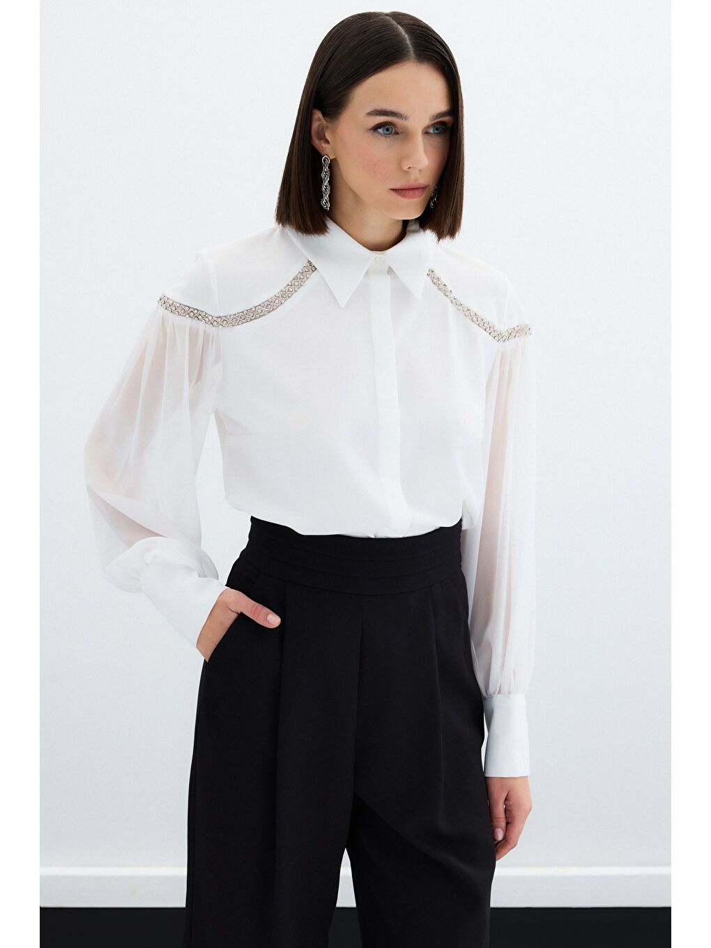 Balon Kollu Aksesuarlı Gömlek - Ekru-2