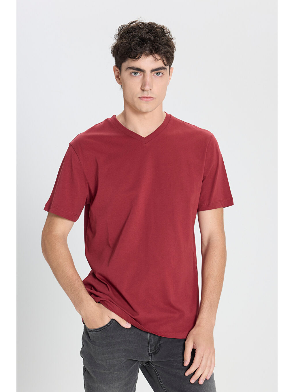 Erkek Bordo Slim Fit Dar Kesim V Yaka Pamuklu V Yaka Kısa Kollu Tişört-2