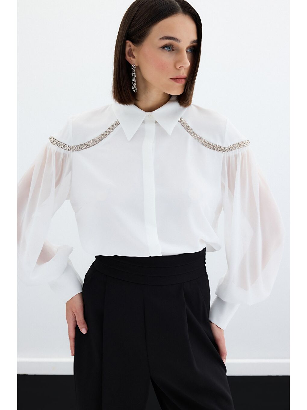 Balon Kollu Aksesuarlı Gömlek - Ekru-3