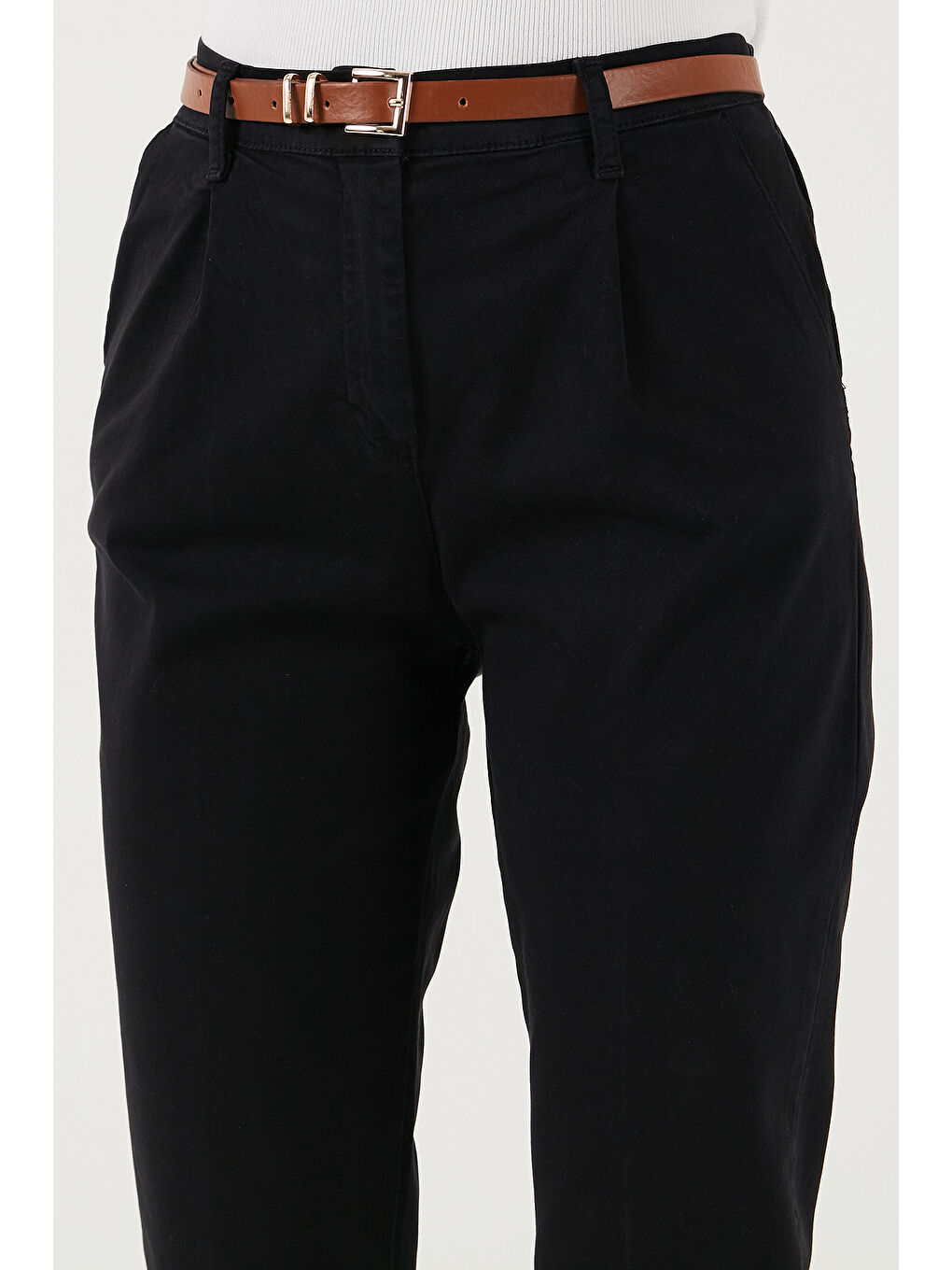 Siyah Streç Pamuklu Regular Fit Yüksek Bel Düz Kısa Paça Kemerli Pantolon 668Yp5335-5