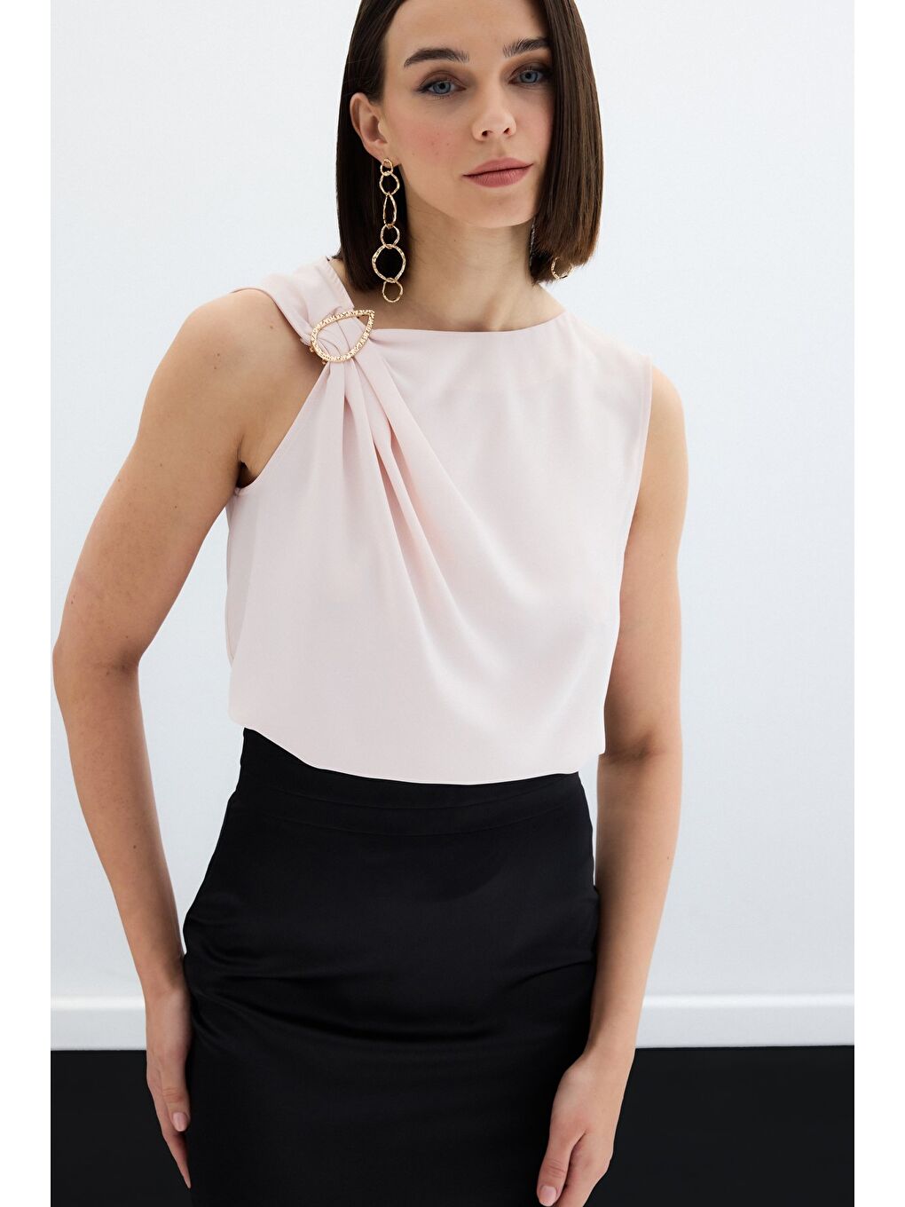 Pembe Tek Omuz Detaylı Bluz - Pudra-1