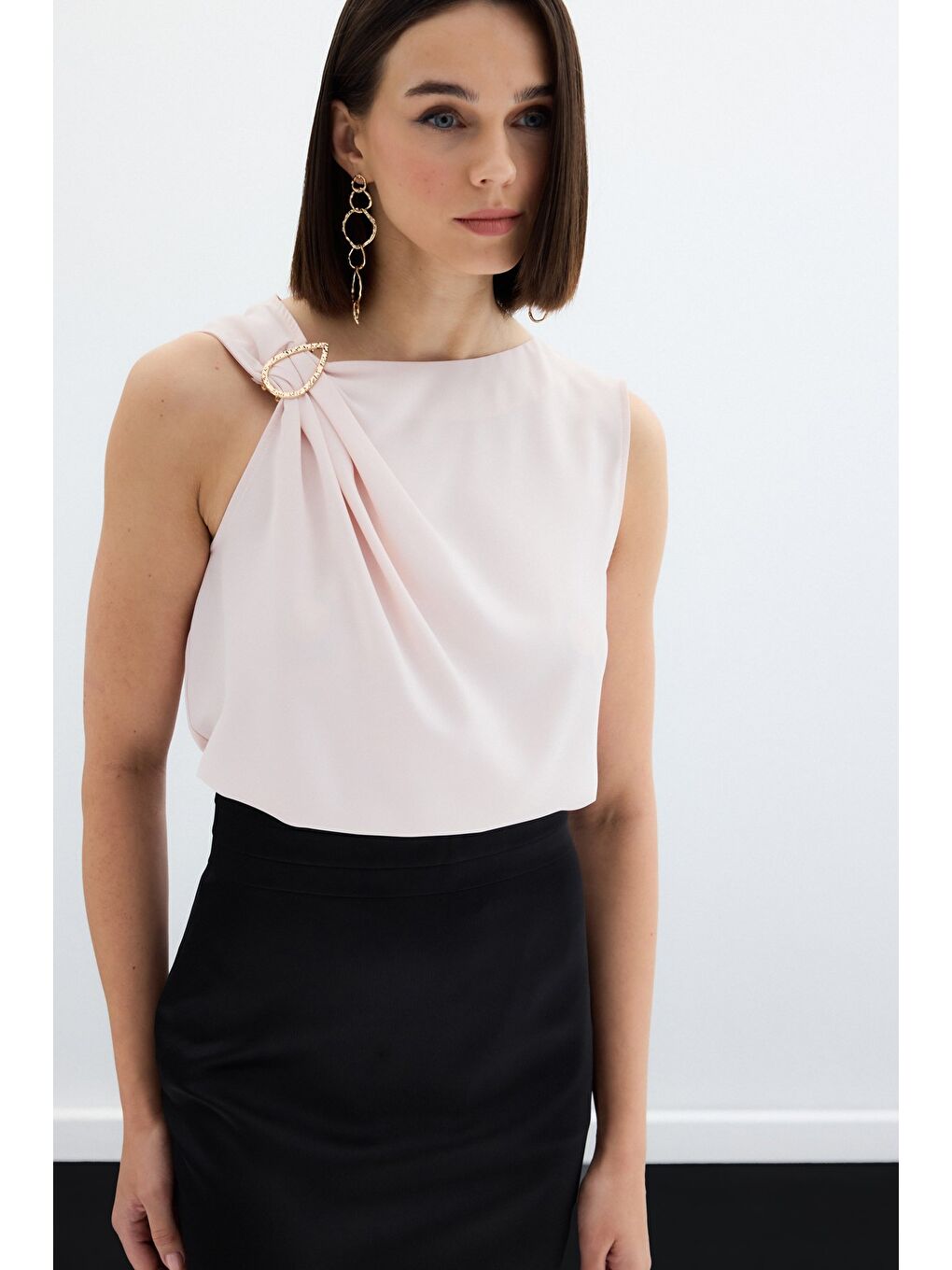 Pembe Tek Omuz Detaylı Bluz - Pudra-2