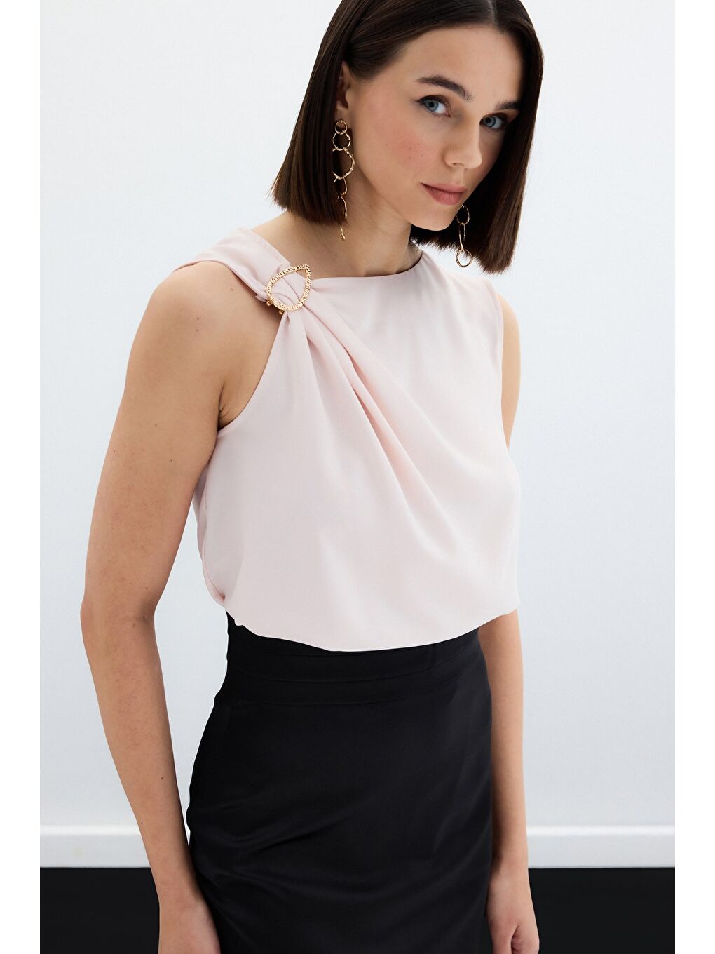 Pembe Tek Omuz Detaylı Bluz - Pudra-3