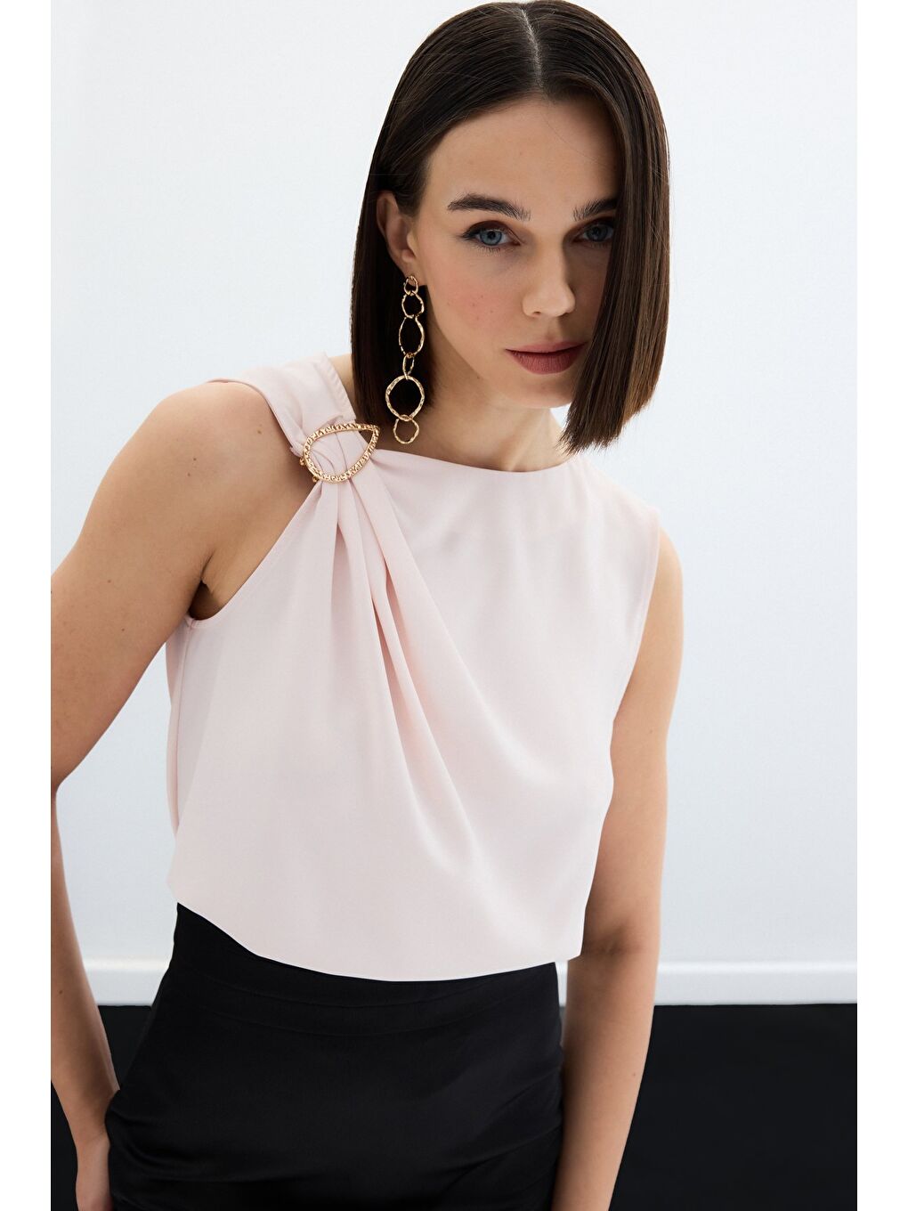 Pembe Tek Omuz Detaylı Bluz - Pudra-4