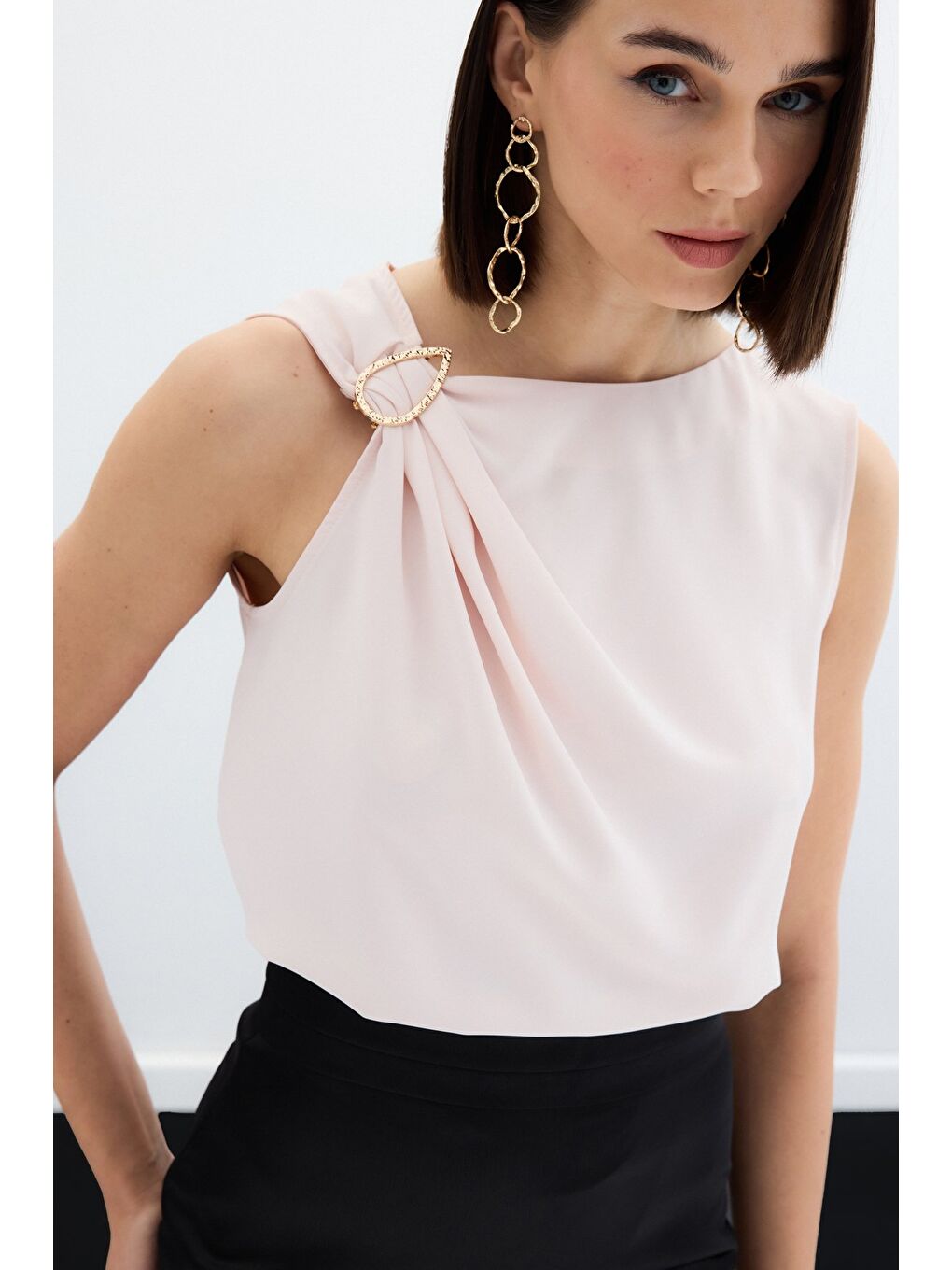 Pembe Tek Omuz Detaylı Bluz - Pudra-5