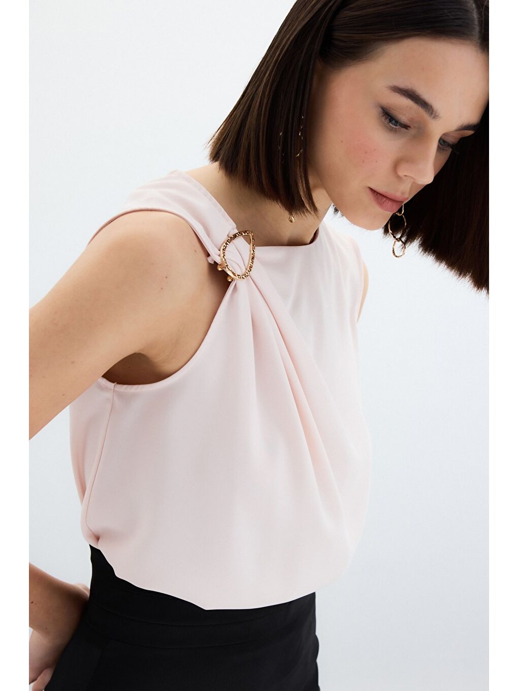 Pembe Tek Omuz Detaylı Bluz - Pudra-6