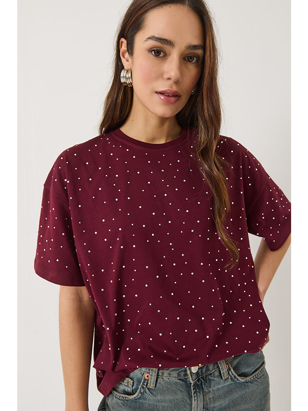 Bordo Kadın Pul Detaylı Bisiklet Yaka Kısa Kollu T-Shirt-2