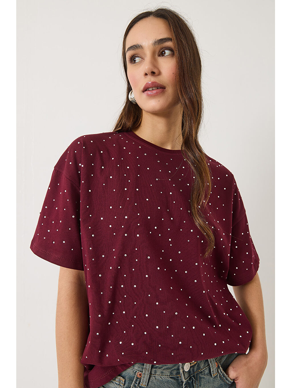 Bordo Kadın Pul Detaylı Bisiklet Yaka Kısa Kollu T-Shirt-3