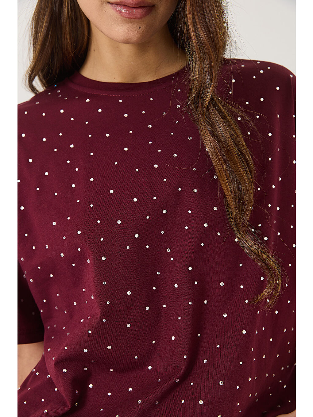 Bordo Kadın Pul Detaylı Bisiklet Yaka Kısa Kollu T-Shirt-4