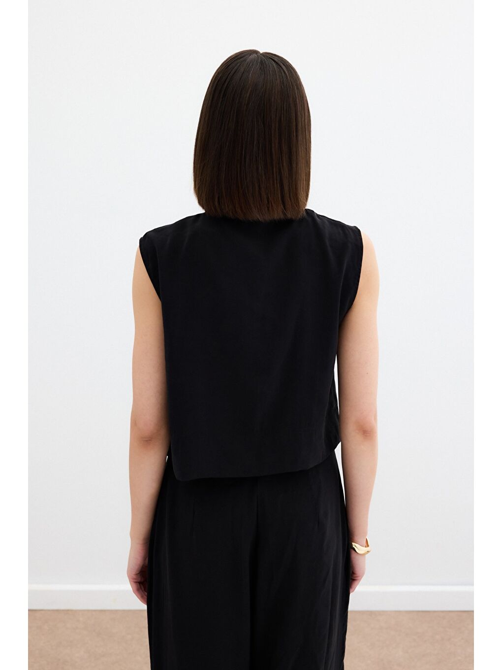 Süs Düğme Detaylı Bluz - Siyah-5