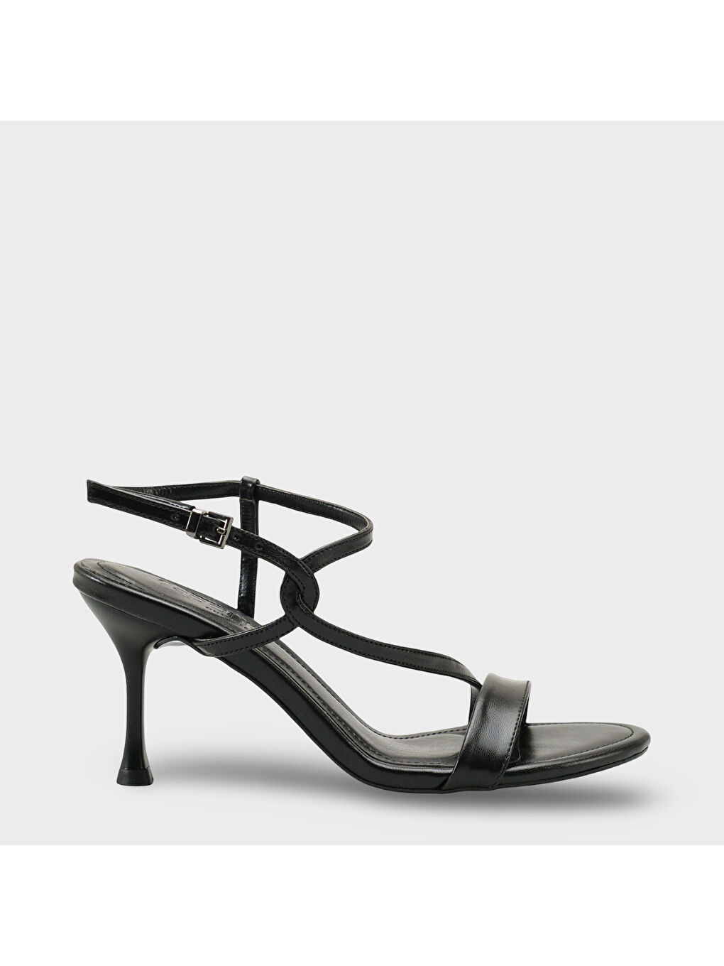 Siyah Corilla Yuvarlak Burunlu Orta Topuklu Bilekten Bantlı Kadın Ayakkabı