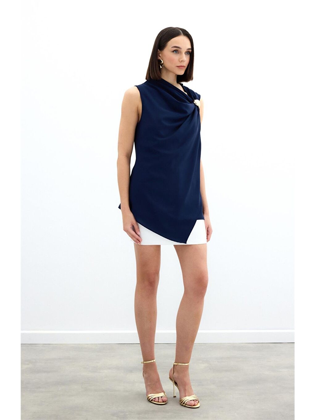 Tek Omuz Aksesuarlı Bluz - Lacivert-5