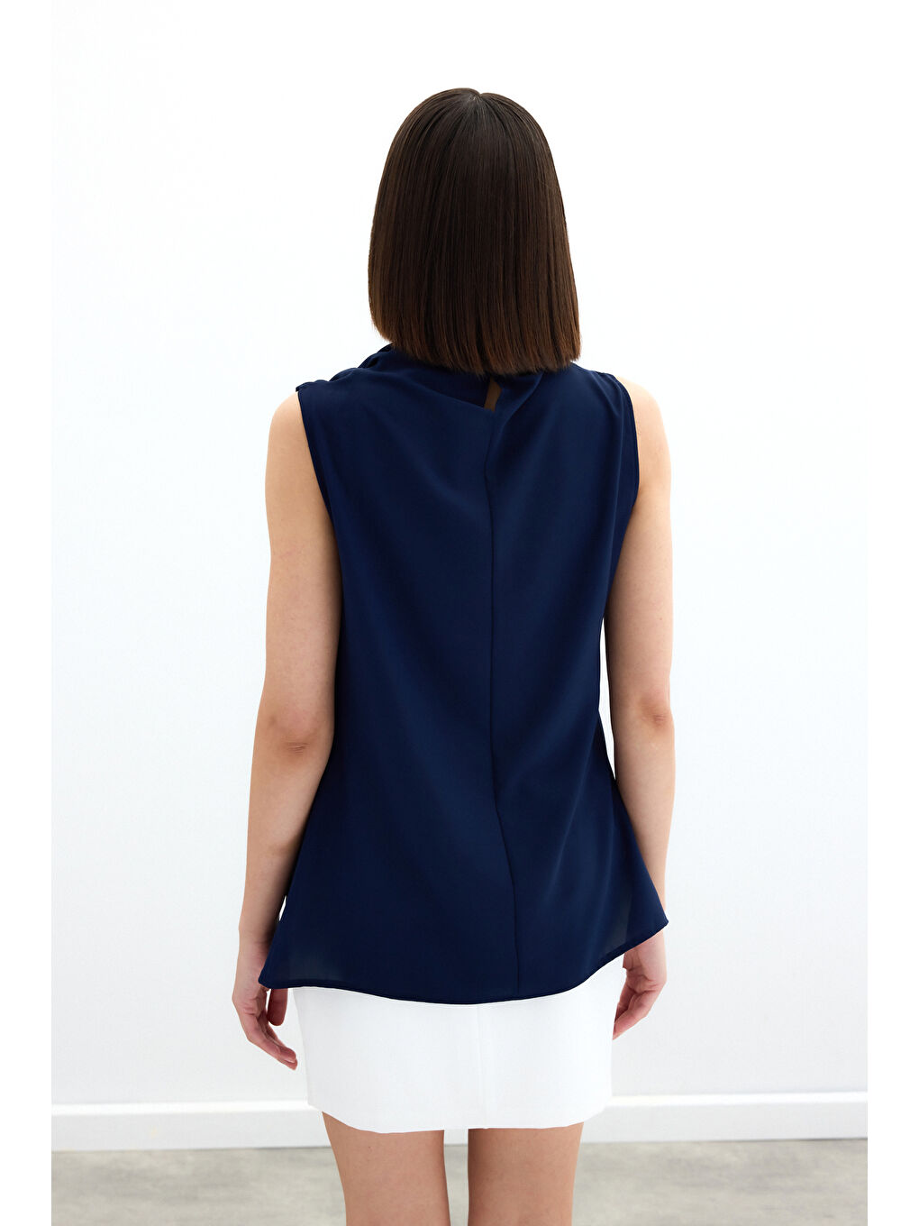 Tek Omuz Aksesuarlı Bluz - Lacivert-6