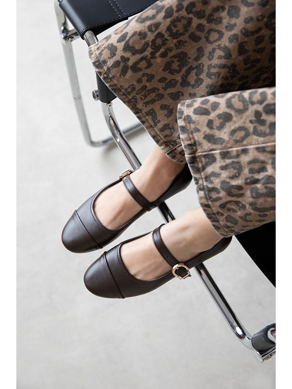 Kahverengi Asta Kadın Kemer Detay Deri Babet Kahve-1