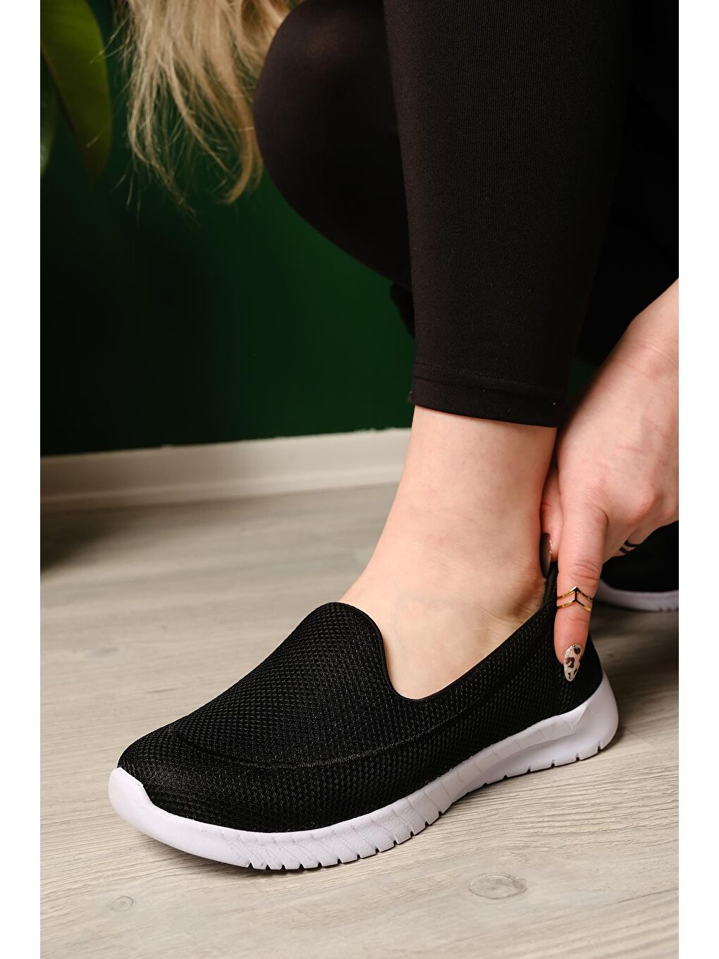 Siyah Parle Ortopedik Rahat Nefes Alabilen Kadın Sneaker-4