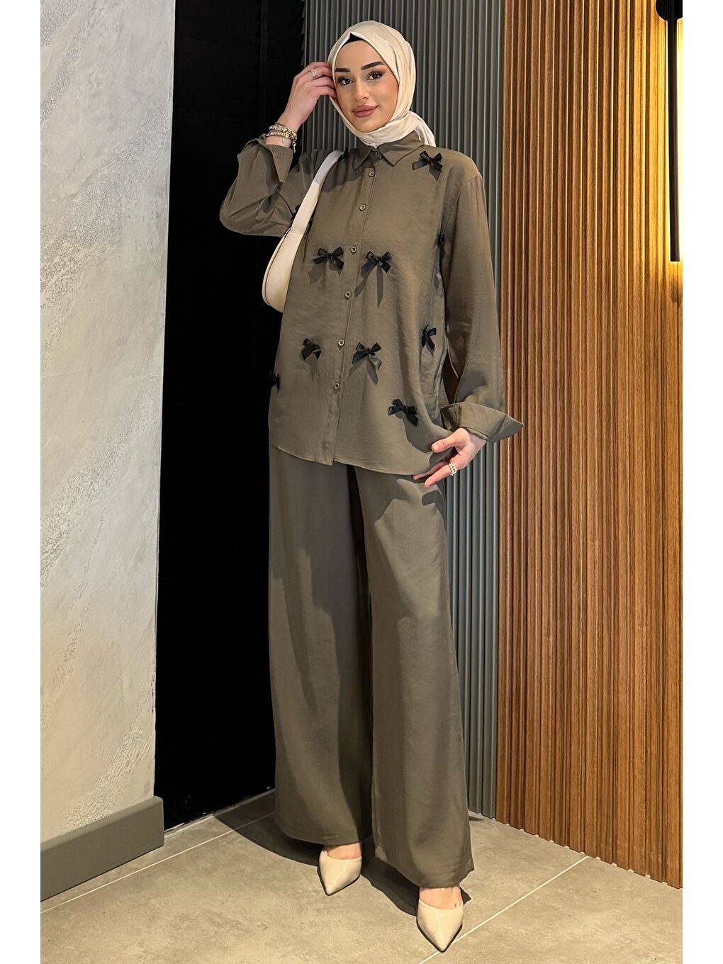 Haki Kadın Fiyonk Detaylı Tesettür Gömlek Pantolon İkili Takım