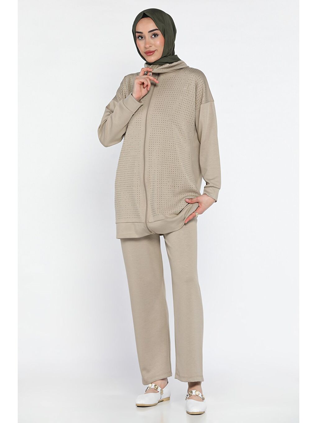 Bej Taş Detaylı Fermuarlı Büyük Beden Tesettür Hırka Pantolon İkili Takım