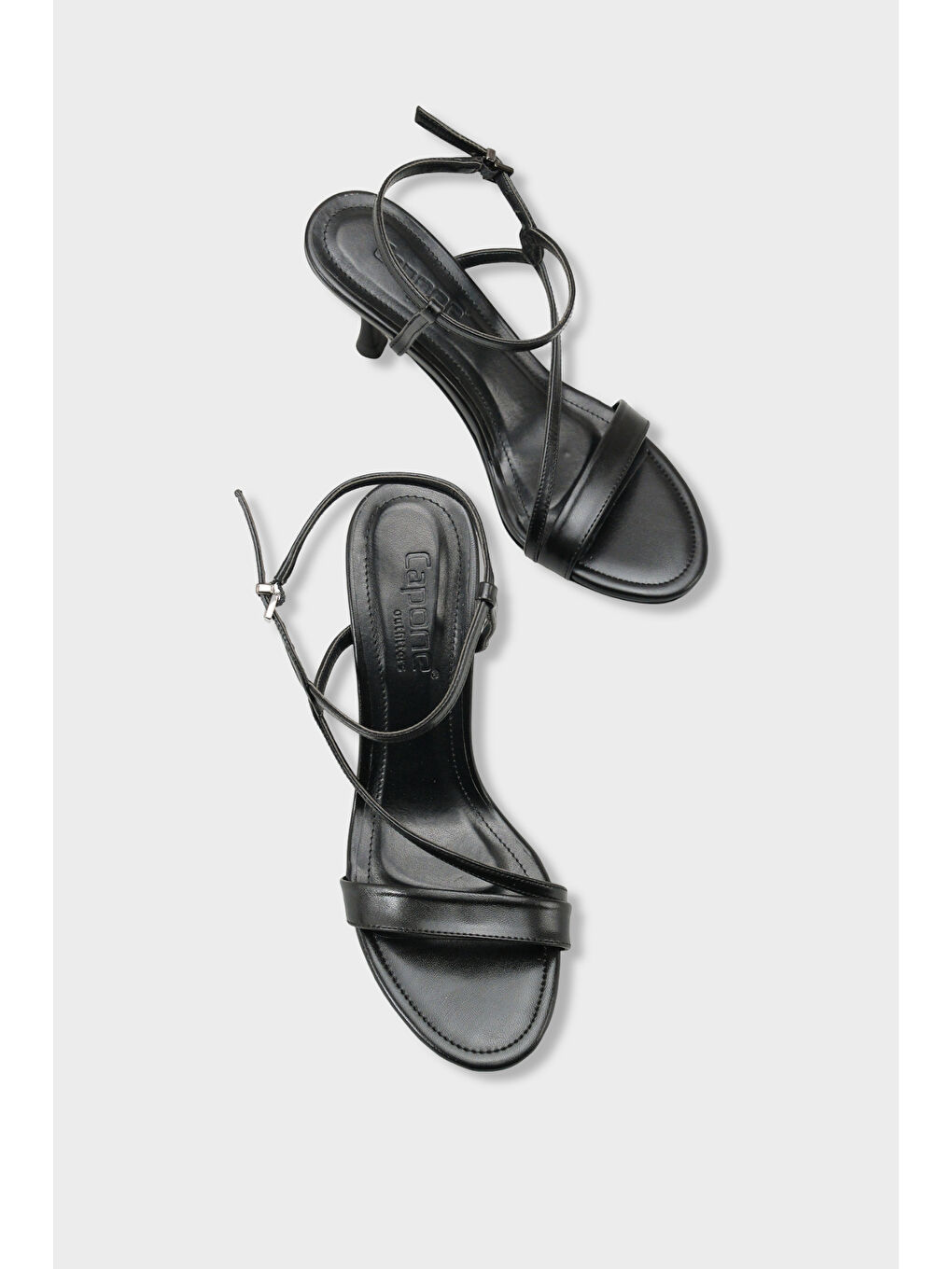 Siyah Corilla Yuvarlak Burunlu Orta Topuklu Bilekten Bantlı Kadın Ayakkabı-5