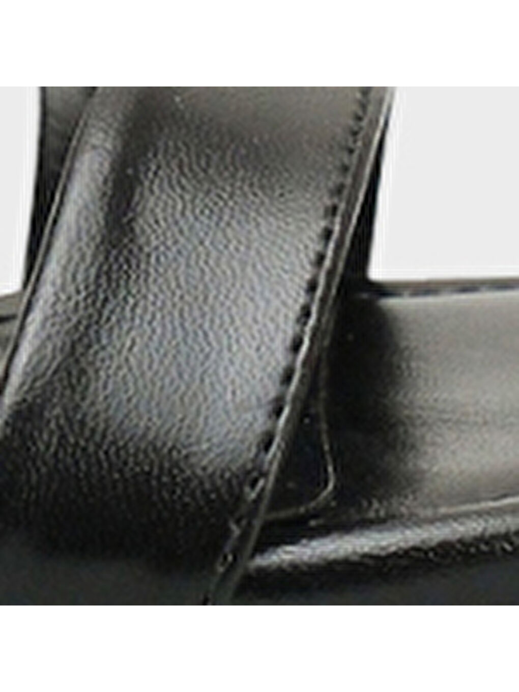 Siyah Corilla Yuvarlak Burunlu Orta Topuklu Bilekten Bantlı Kadın Ayakkabı-6