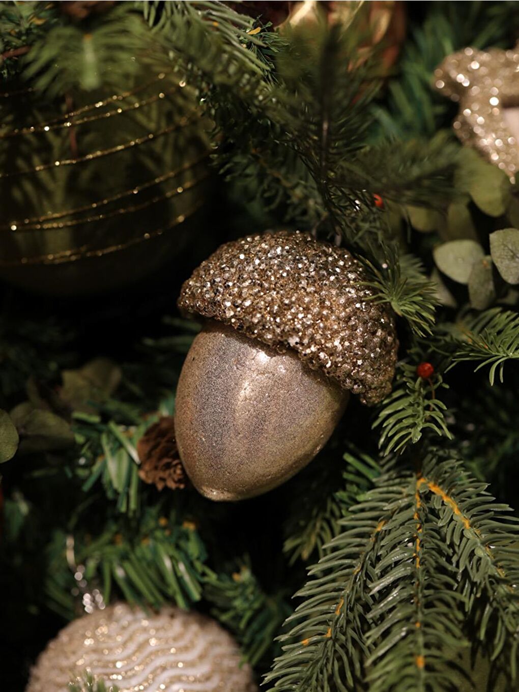 Kahverengi Yılbaşı Ağaç Süsü Meşe Palamudu Asılabilir Lüks Dekoratif Süs Açık Krem 10 cm-2