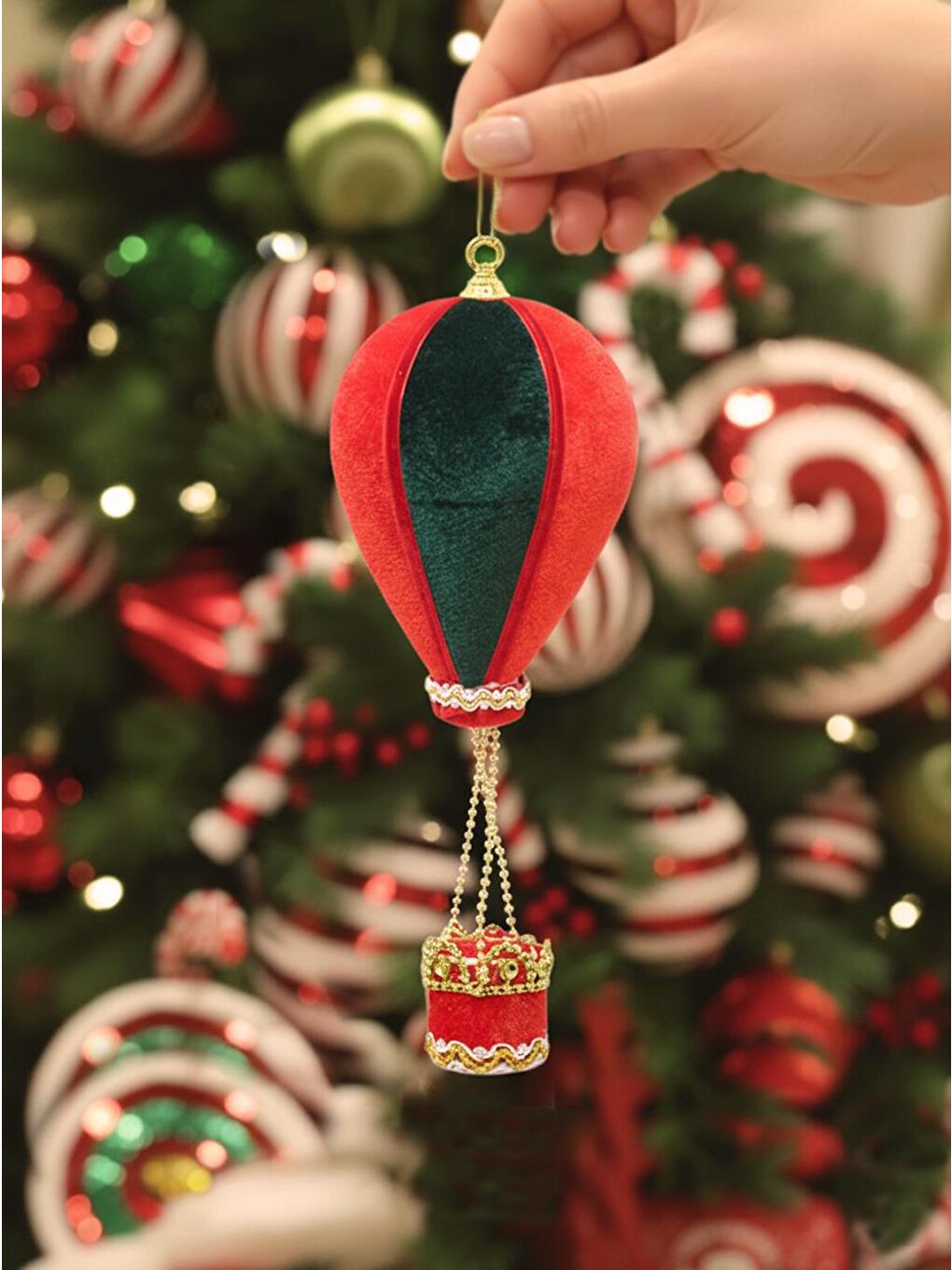 Balon Figürlü Yılbaşı Ağaç Süsü Kadife Yeni Yıl Dekorasyonu Yeşil Kırmızı 25 cm